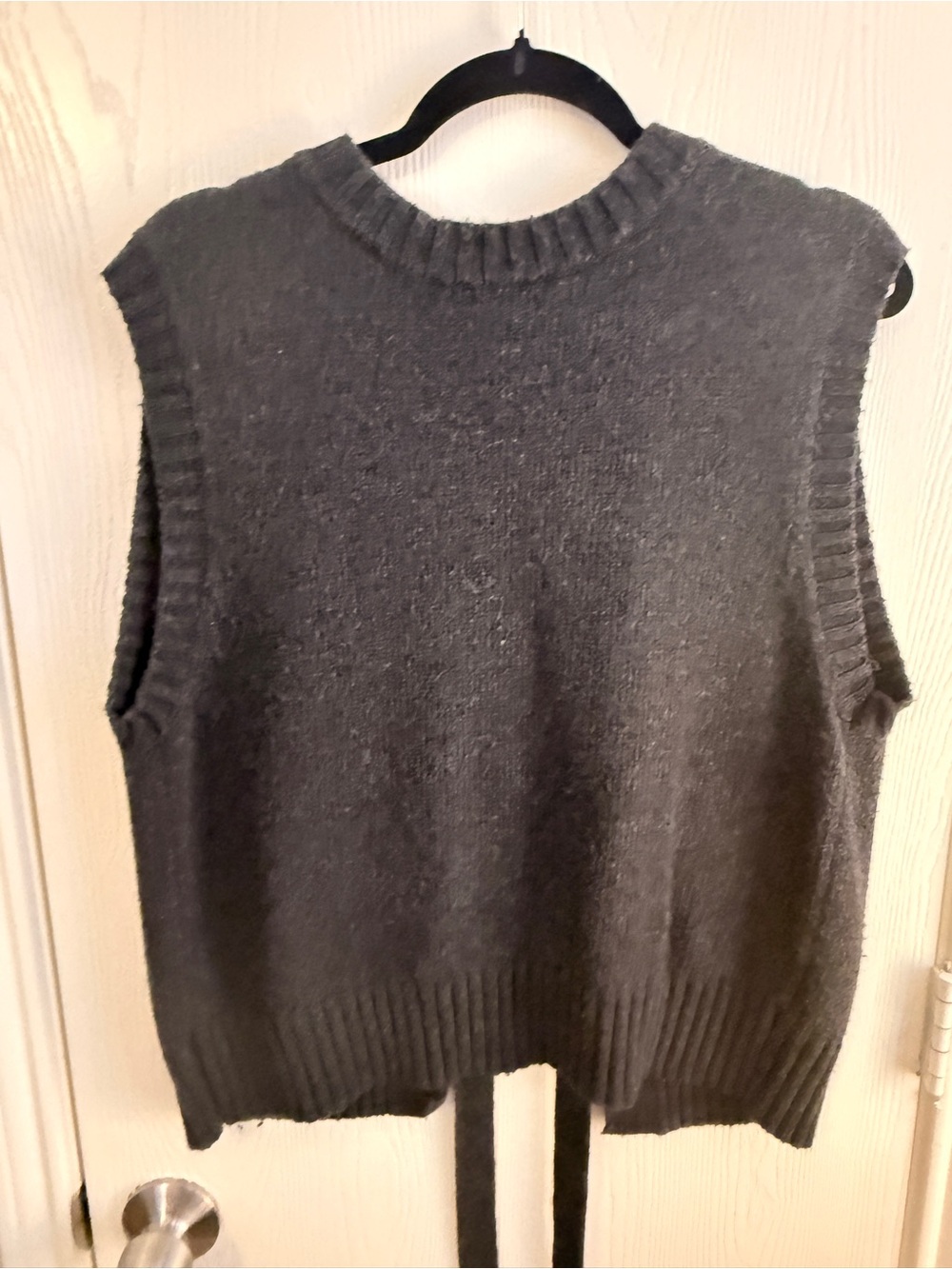 Mod Ref Dark Gray Sleeveless Crewneck Sweater Vest